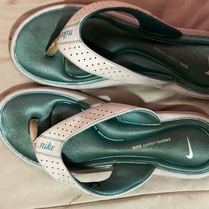 Nike flip flops